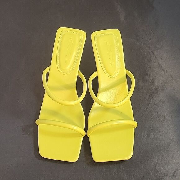 BRAND NEW SODA CANARY-S TWO-STRAP HEELED WOMEN"S SANDALS - Picture 4 of 12